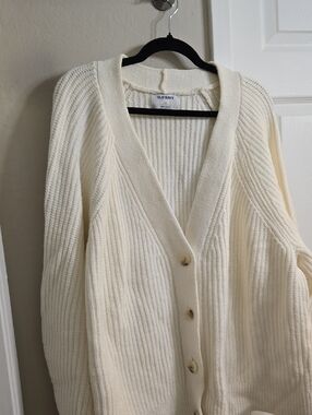 Old Navy Ivory Ribbed V-Neck Button Cardigan
